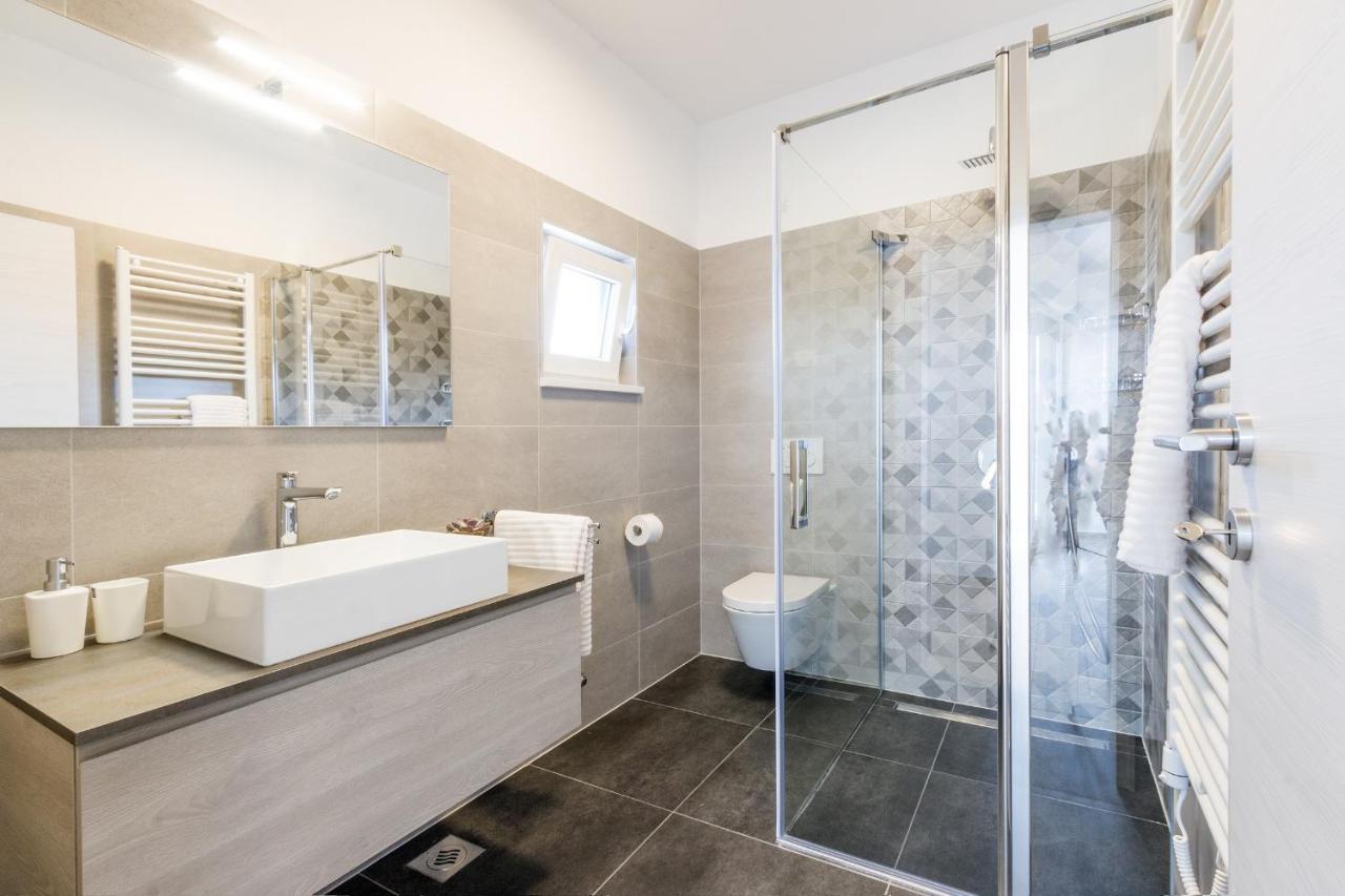 Modern 3-Bedroom Villa With A Private Pool PUY 외부 사진