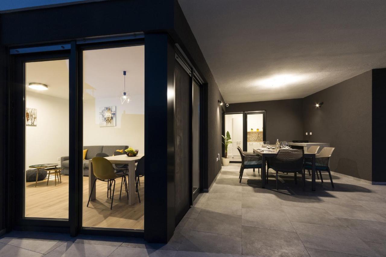 Modern 3-Bedroom Villa With A Private Pool PUY 외부 사진